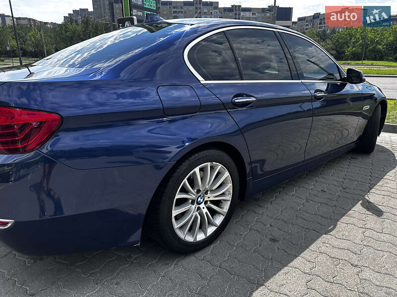 Седан BMW 5 Series 2015 в Львові