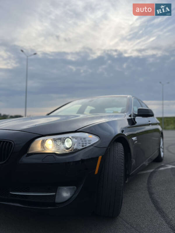Седан BMW 5 Series 2012 в Ровно