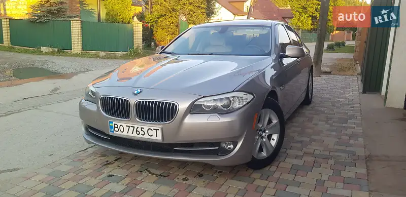 Седан BMW 5 Series 2012 в 