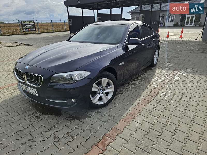 Седан BMW 5 Series 2013 в Ужгороде