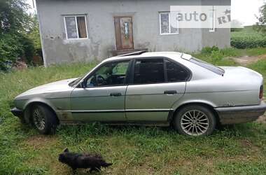 Седан BMW 5 Series 1994 в Чернівцях