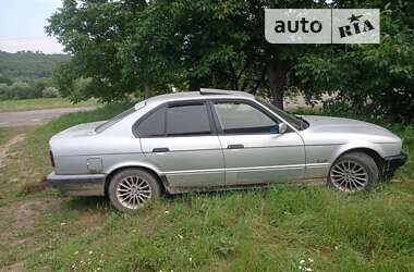 Седан BMW 5 Series 1994 в Чернівцях