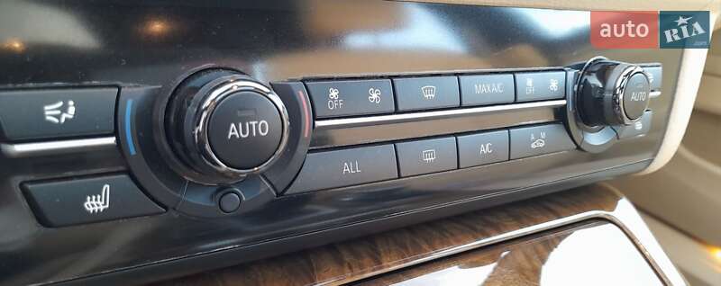 Седан BMW 5 Series 2013 в Мукачево