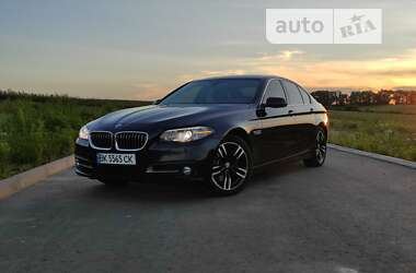 Седан BMW 5 Series 2015 в Ровно