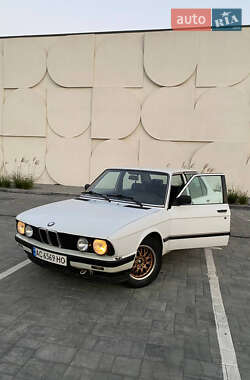 Седан BMW 5 Series 1986 в Луцке