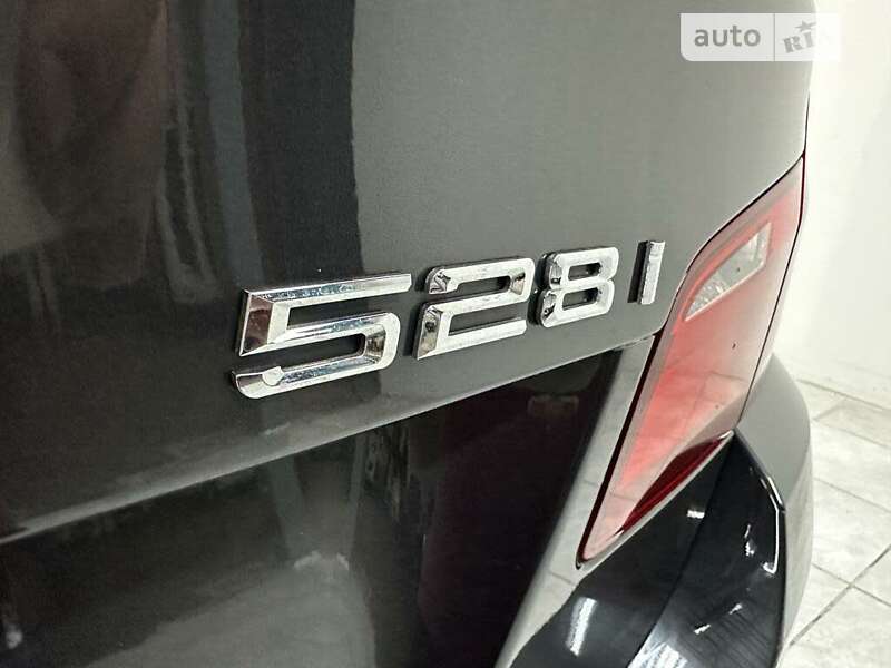 Седан BMW 5 Series 2013 в Львове