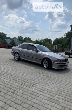 Седан BMW 5 Series 1999 в Черновцах