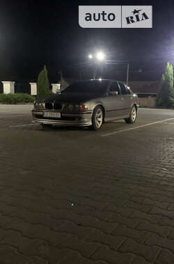 Седан BMW 5 Series 1999 в Черновцах