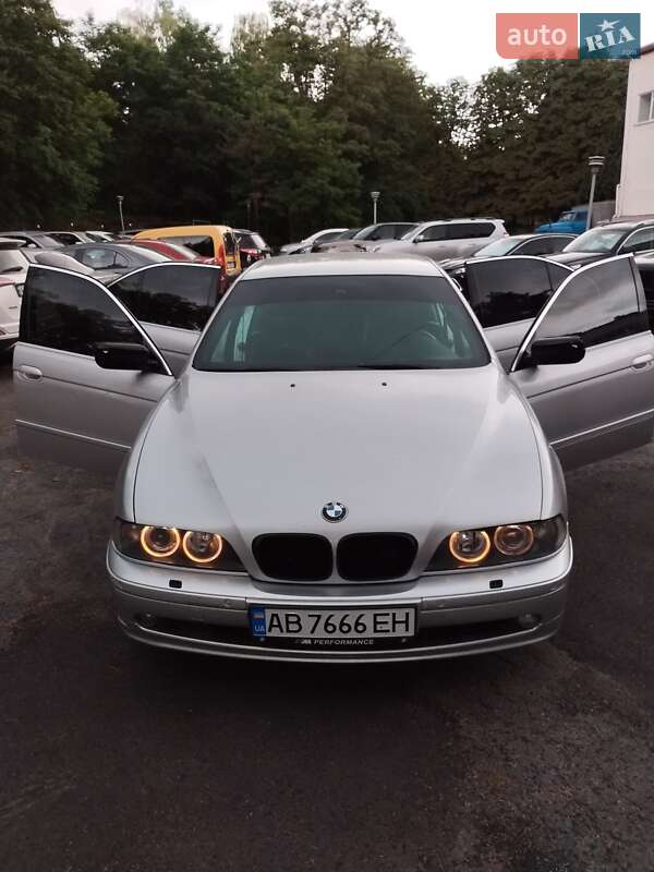 Седан BMW 5 Series 2002 в Звягеле