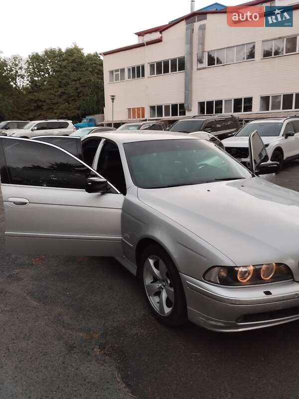 Седан BMW 5 Series 2002 в Звягеле