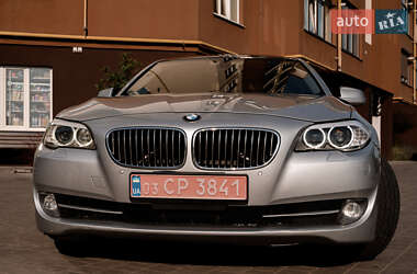 Седан BMW 5 Series 2012 в Дубні