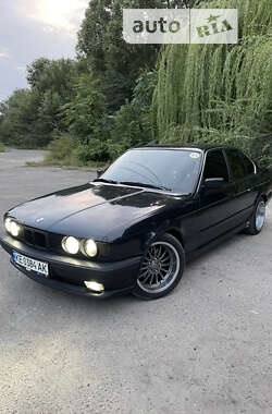 Седан BMW 5 Series 1988 в Днепре