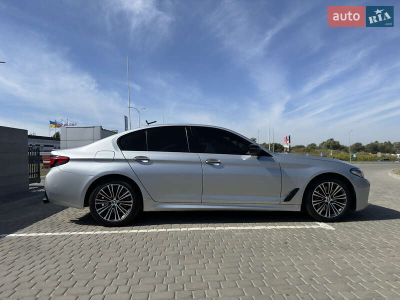 Седан BMW 5 Series 2017 в Львові