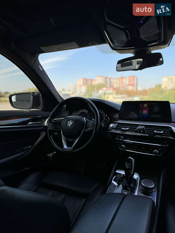 Седан BMW 5 Series 2017 в Львові