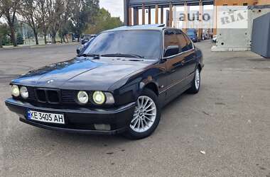 Седан BMW 5 Series 1990 в Днепре