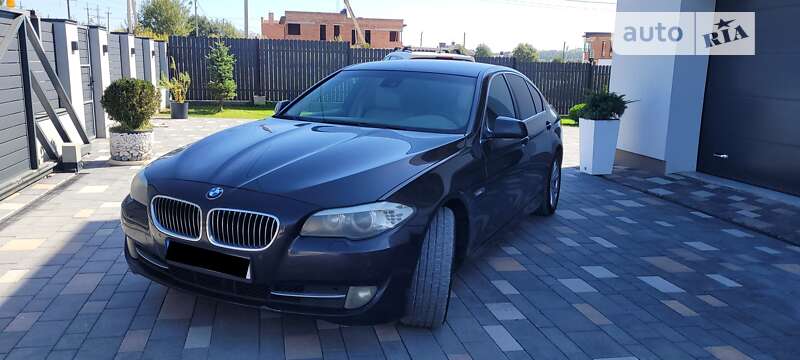 Седан BMW 5 Series 2010 в Львове