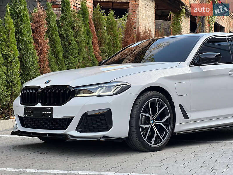 Седан BMW 5 Series 2020 в Львове