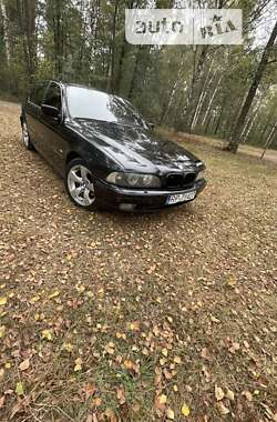 Седан BMW 5 Series 2002 в Сарнах