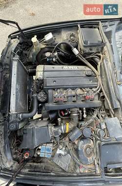 Седан BMW 5 Series 1992 в Запорожье