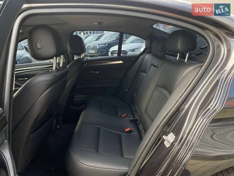 Седан BMW 5 Series 2014 в Львові
