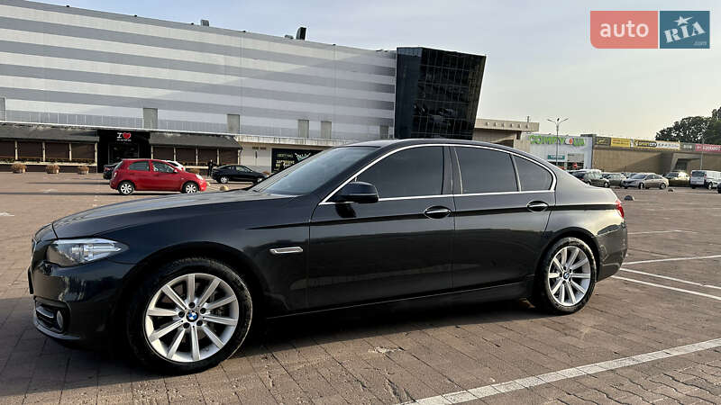 Седан BMW 5 Series 2015 в Житомире