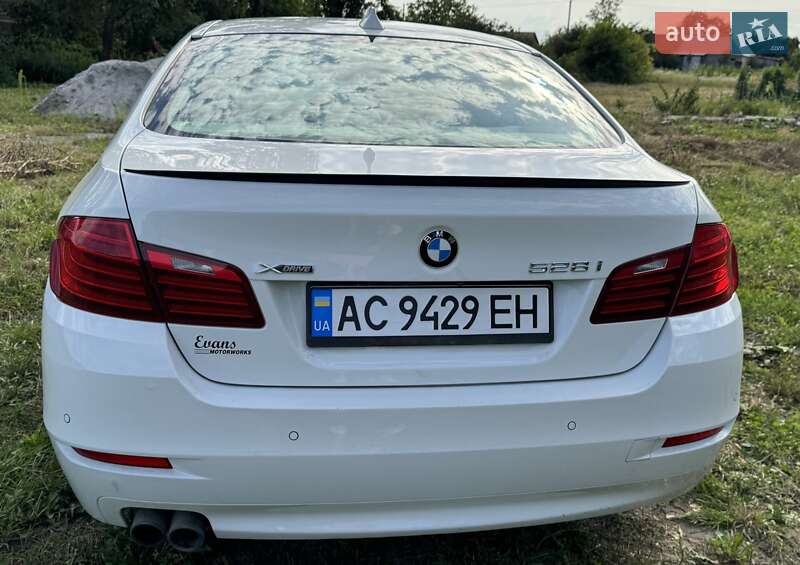 Седан BMW 5 Series 2014 в Нововолинську