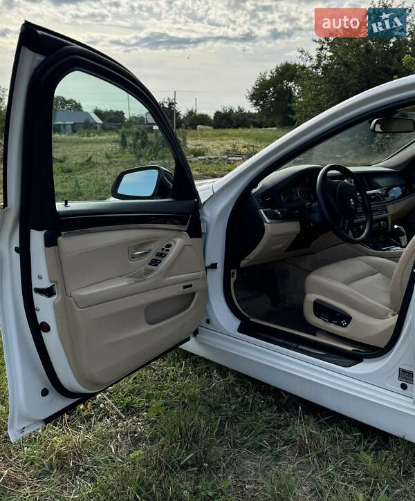 Седан BMW 5 Series 2014 в Нововолинську