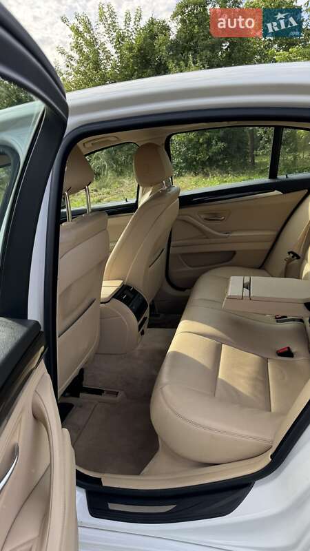 Седан BMW 5 Series 2014 в Нововолинську