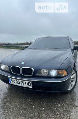 Седан BMW 5 Series 2001 в Новояворовске