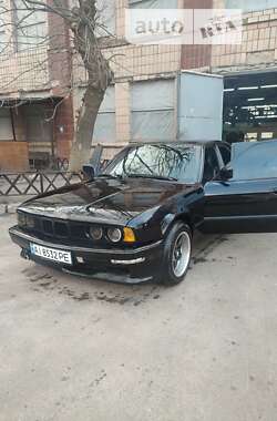 Седан BMW 5 Series 1989 в Киеве