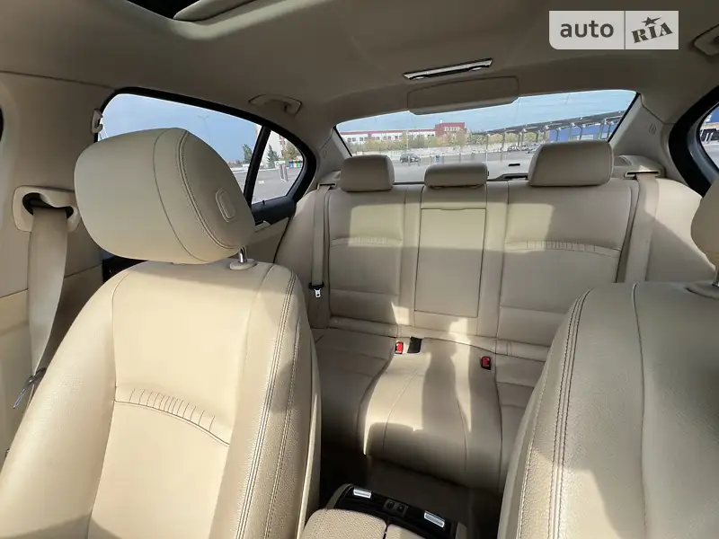 BMW 5 Series 2014 VIN WBA5A7C55ED619922 фото оголошення 32 з 98