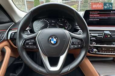 Седан BMW 5 Series 2020 в Стрию