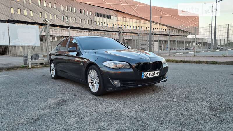 Седан BMW 5 Series 2013 в Львове