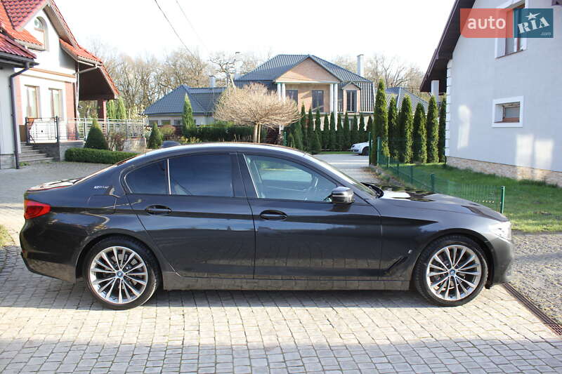 Седан BMW 5 Series 2019 в Львове