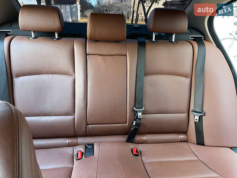 Седан BMW 5 Series 2013 в Рівному