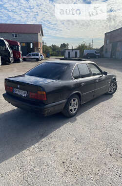 Седан BMW 5 Series 1995 в Звягелі