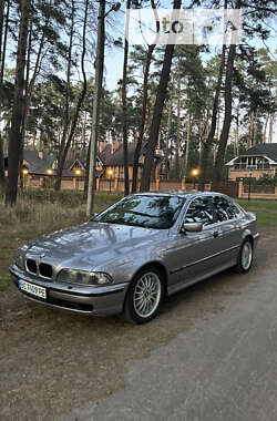 Седан BMW 5 Series 2000 в Чернигове