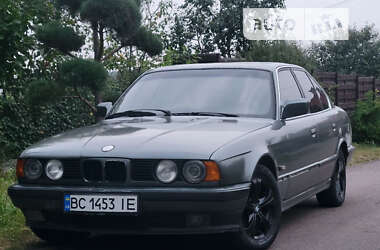 Седан BMW 5 Series 1989 в Львове