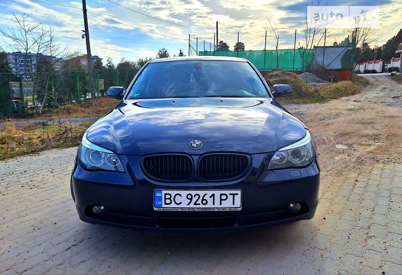 Седан BMW 5 Series 2004 в Львові
