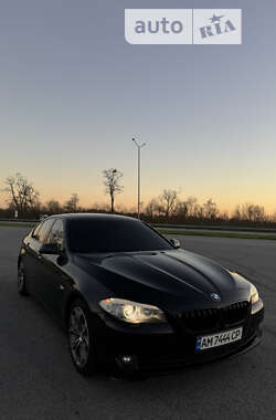 Седан BMW 5 Series 2012 в Звягелі