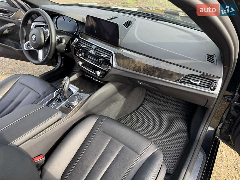 Седан BMW 5 Series 2017 в Хмельницькому