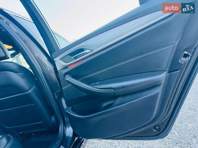 Седан BMW 5 Series 2018 в Іршаві