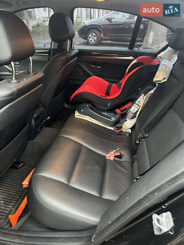 Седан BMW 5 Series 2015 в Львові