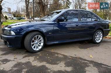 Седан BMW 5 Series 2001 в Раздельной