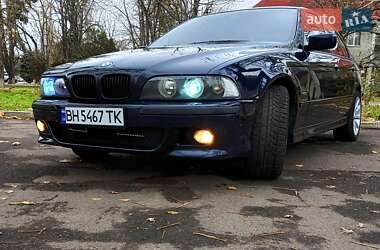 Седан BMW 5 Series 2001 в Раздельной