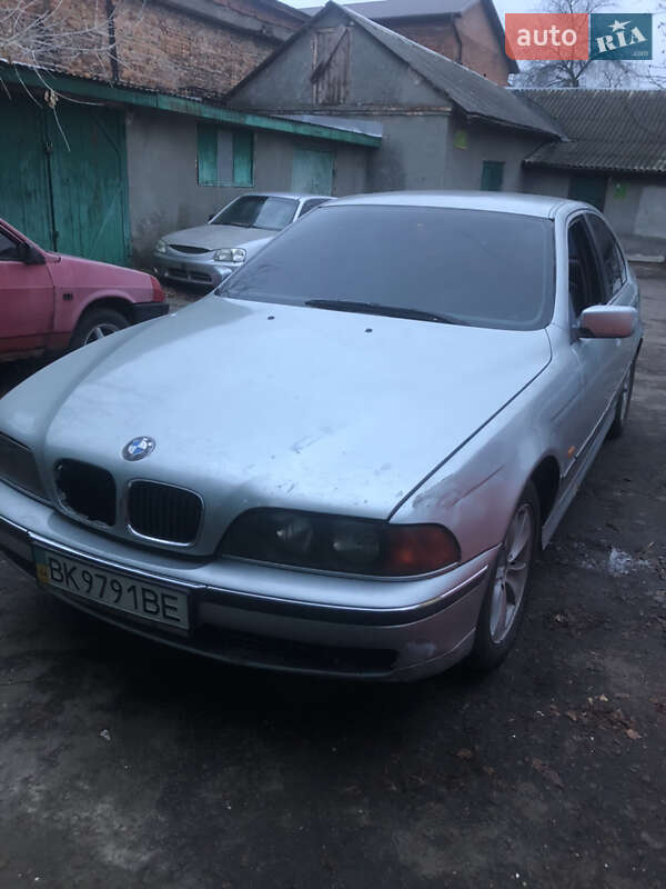 Седан BMW 5 Series 2000 в Червонограде