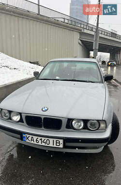 Седан BMW 5 Series 1990 в Киеве