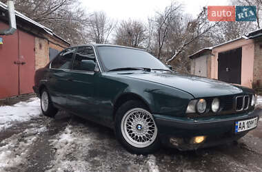 Седан BMW 5 Series 1990 в Прилуках