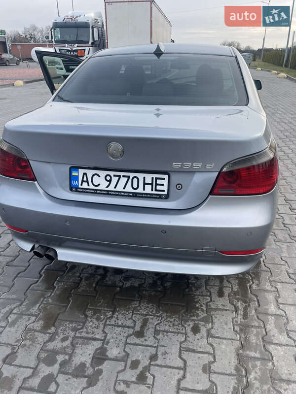 Седан BMW 5 Series 2004 в Любешове