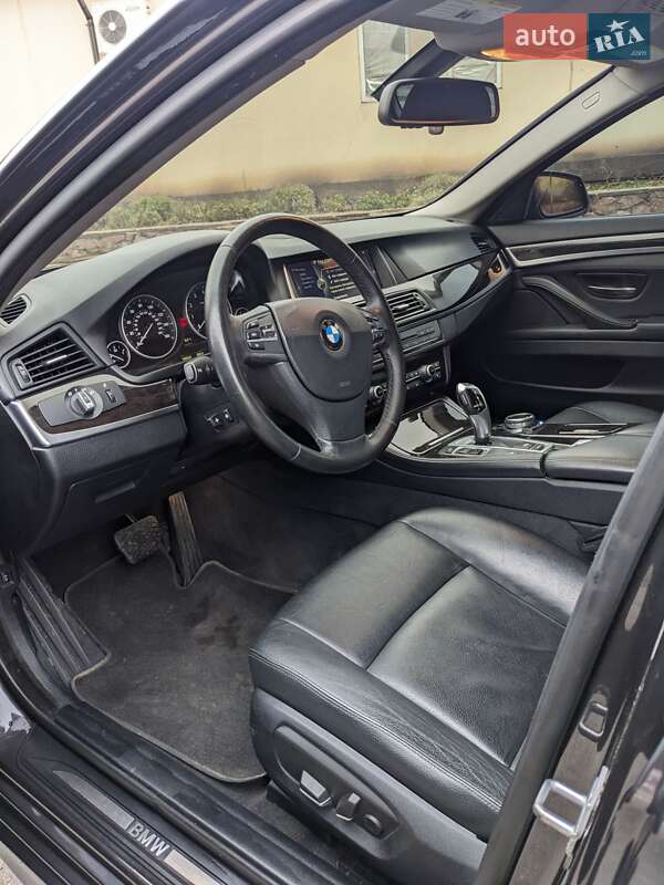 Седан BMW 5 Series 2013 в Запоріжжі